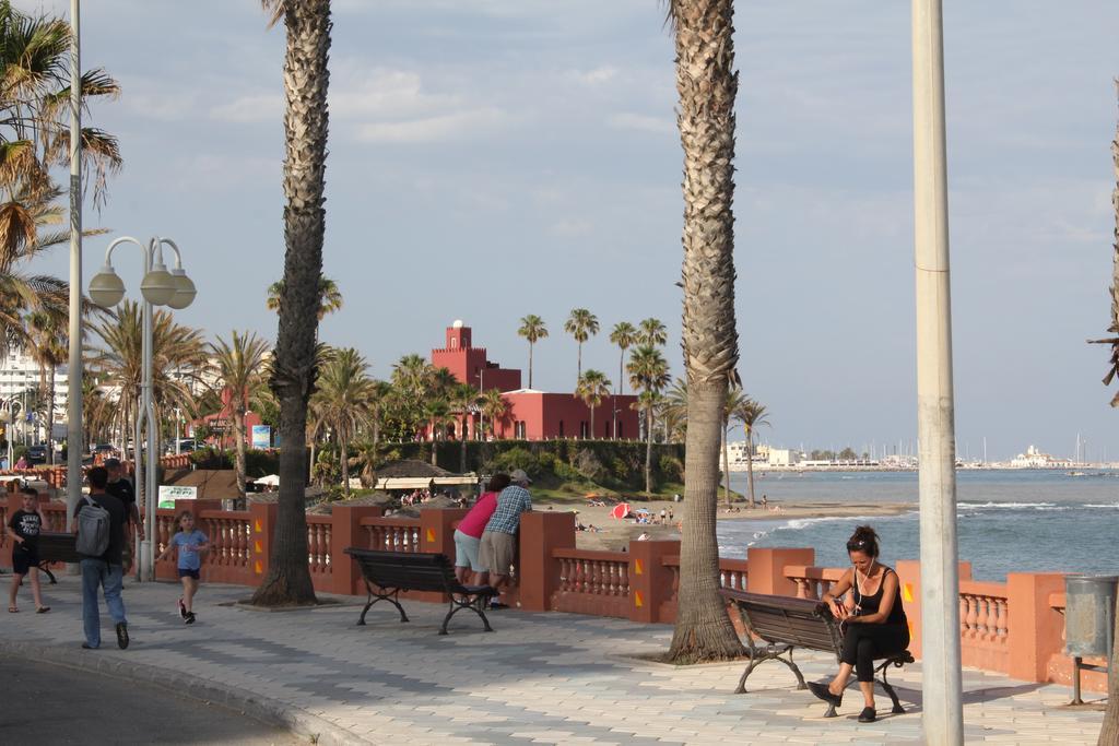베날마데나코스타 Apartamento Turistico Pueblo Evita 아파트 외부 사진